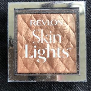 Revlon Skin Lights Prismatic Highlighter